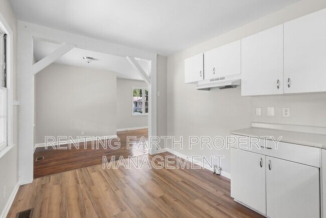 Building Photo - 149 Rose Dr