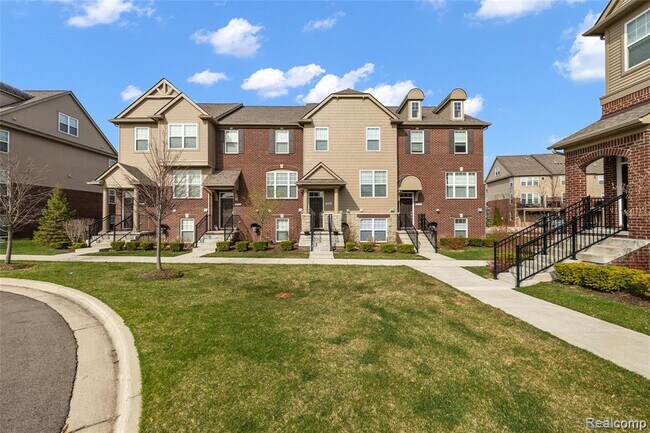 Building Photo - 2884 Glenbar Cir