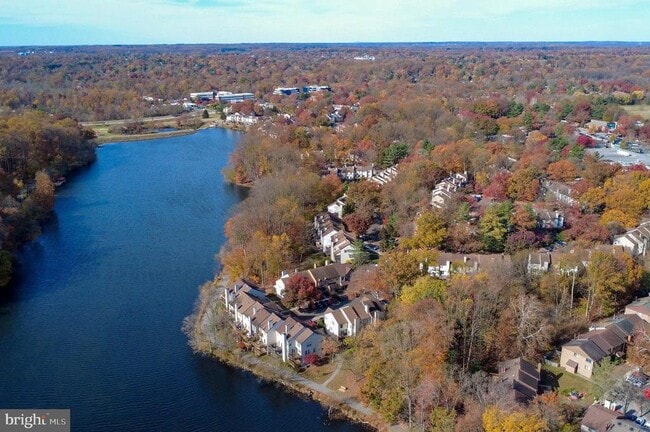 Building Photo - 7393 Swan Point Way