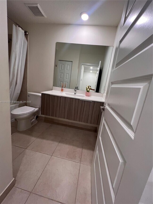 Building Photo - 10431 NW 82nd St