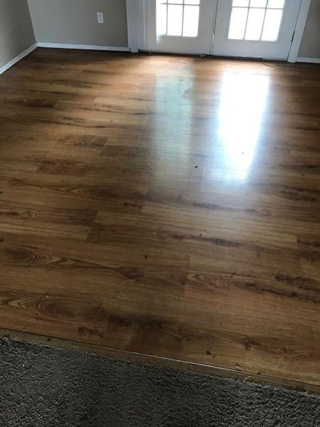 Building Photo - 310-314 Lindsey