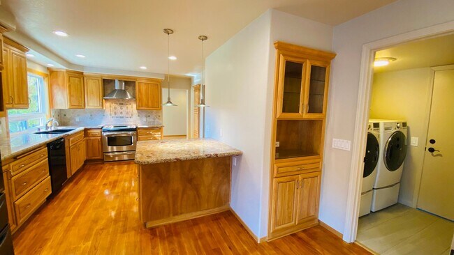 Building Photo - Gorgeous 4BD/2.5BA, Two-Story Home in Casa...