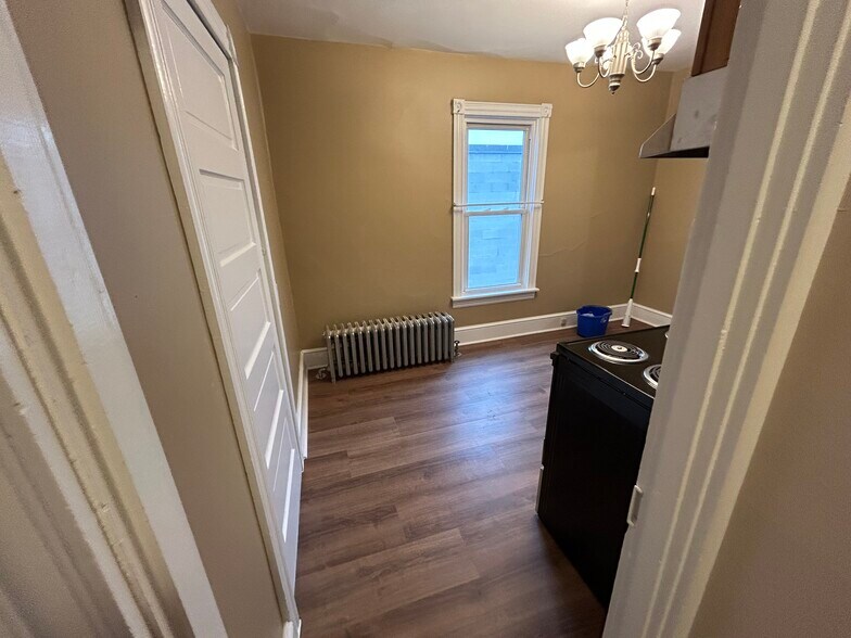 Building Photo - 507 Electric Ave