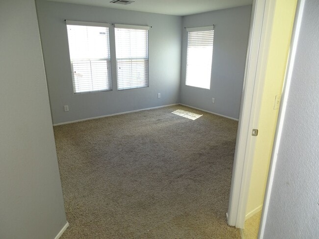 Building Photo - Mountains Edge 3 Bedroom and Loft Home