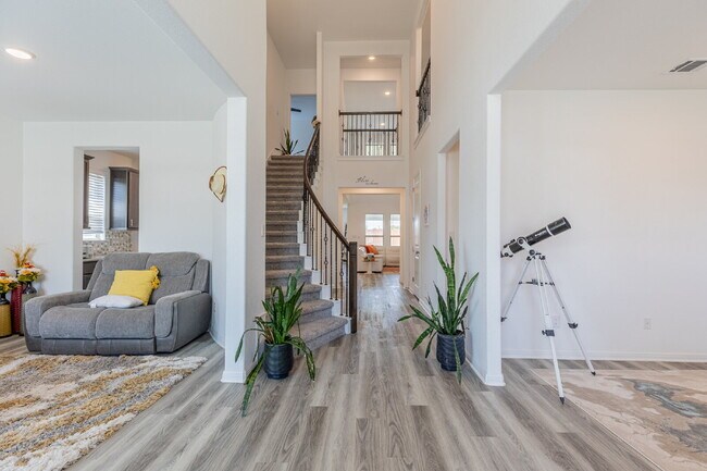 Building Photo - 2332 Giona Pl