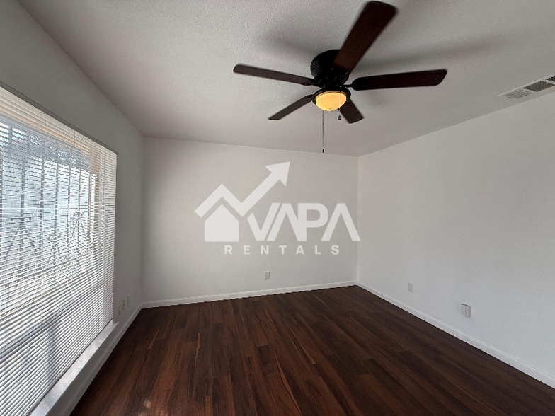 Building Photo - 5331 Bakersfield St