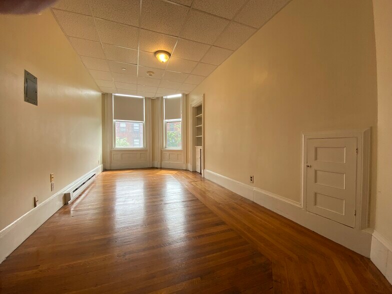 Building Photo - 506 Beacon St