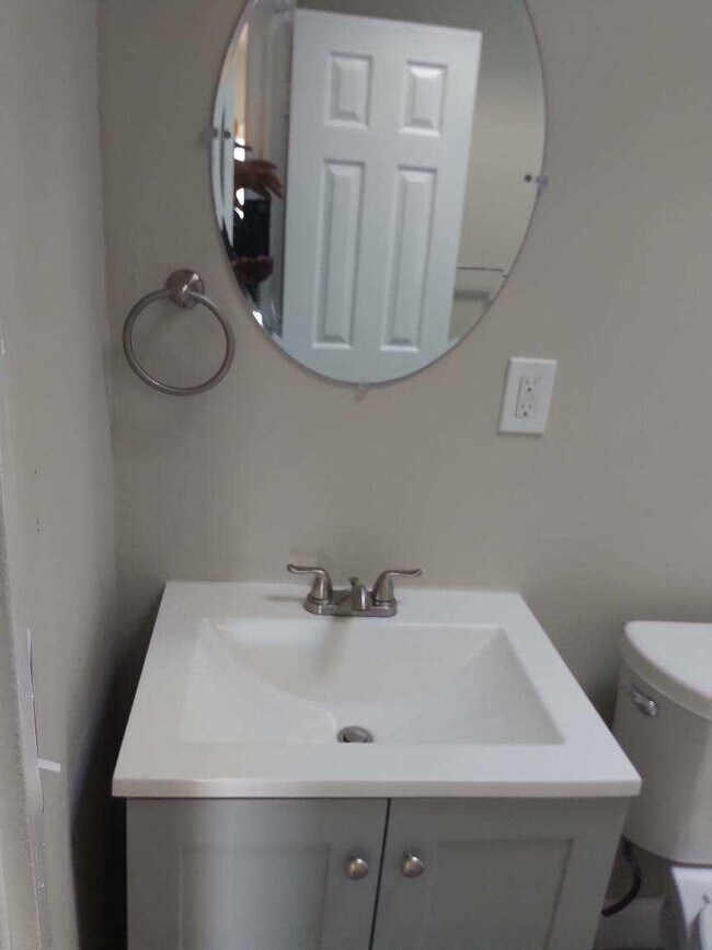 Building Photo - 1522 N Patterson Park Ave