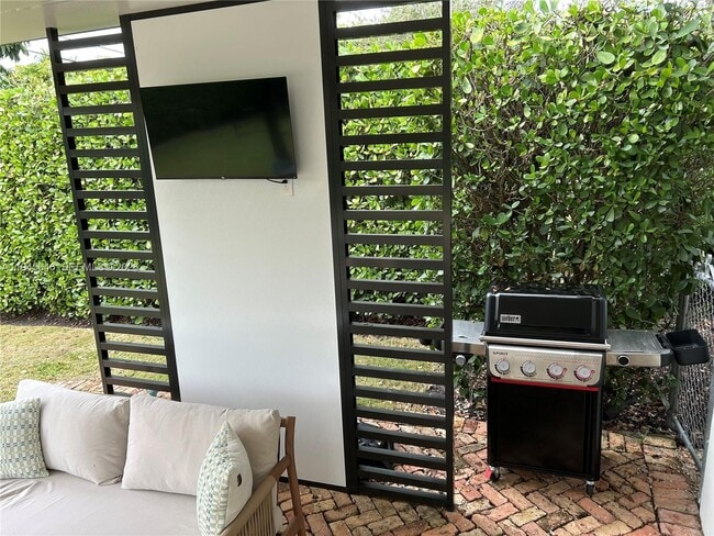 Building Photo - 1240 S Alhambra Cir