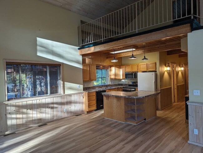 Building Photo - 134 Hanaford Rd