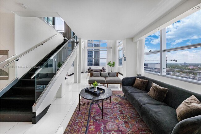 Building Photo - 1395 Brickell Ave
