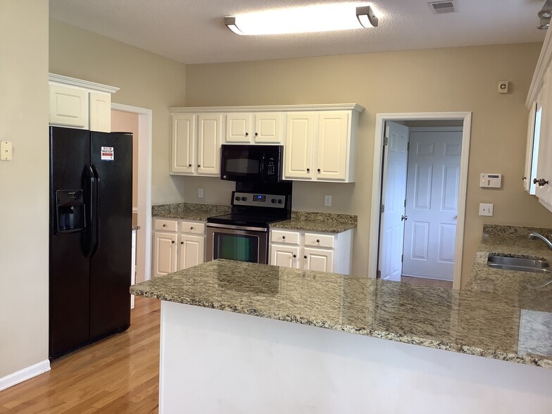 Building Photo - 116 Fairhaven Dr