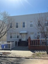 Building Photo - 731 Calhoun Ave