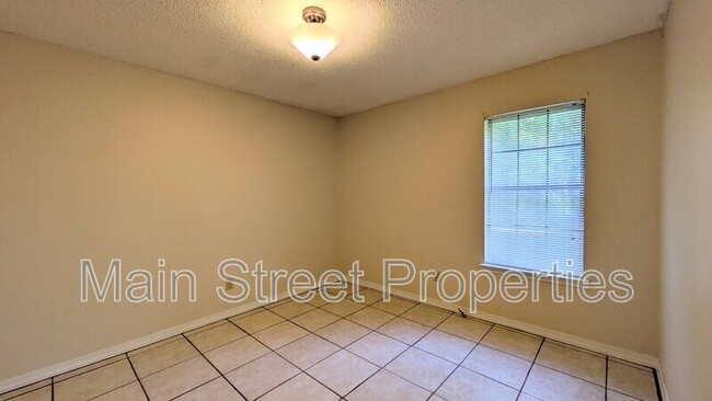 Building Photo - 1485 Pine Ln Dr