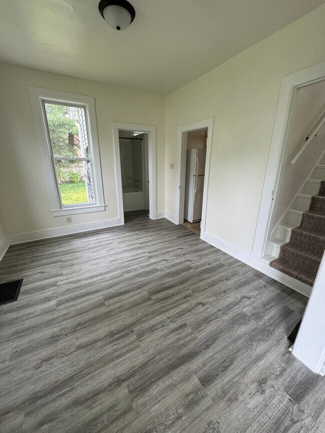 Building Photo - Nice 3-Bedroom Home For Rent in Elkhart