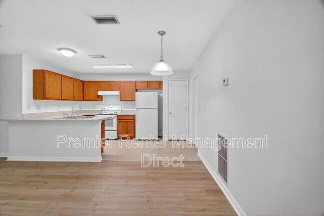 Building Photo - 525 Paulling Dr