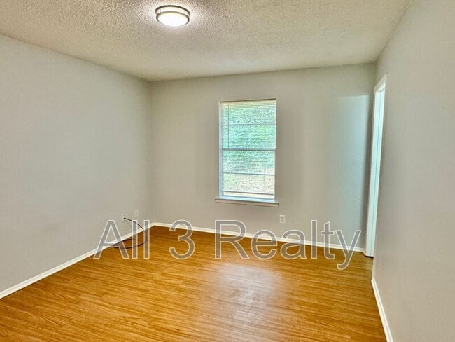 Building Photo - 4446 Wimbledon Rd