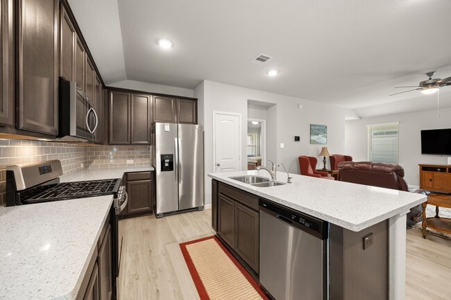 Building Photo - 5422 Sunway Dr