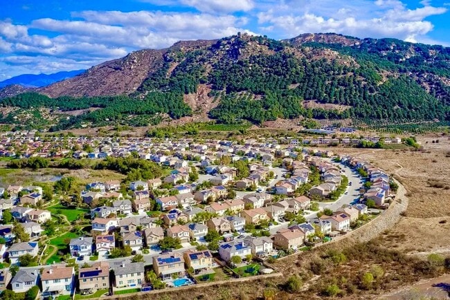 Building Photo - Lovely Single-Story Home in the Friendly and Desirable Lake Rancho Viejo Community of Fallbrook!