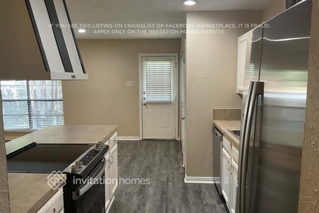 Building Photo - 7425 Tunbridge Dr