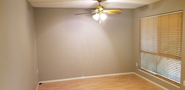 Building Photo - Updated Two Bedroom Condo with Warm Fireplace