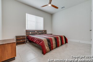 Building Photo - 1114 Aidenbaum