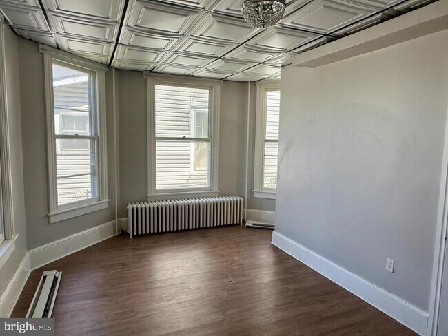 Building Photo - 23 S Carlisle St