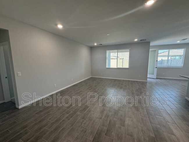 Building Photo - 17978 W Camino De Oro