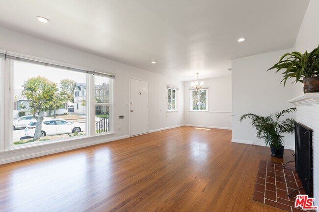 Building Photo - 7601 Dunfield Ave
