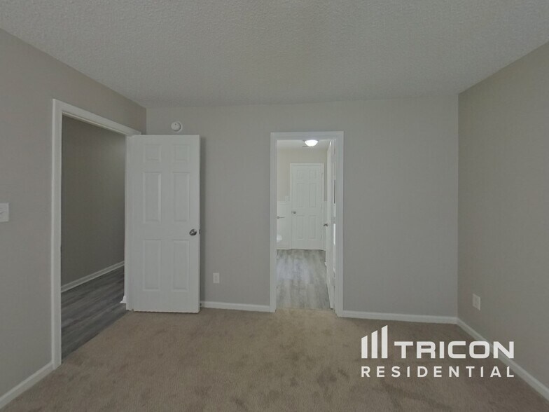 Building Photo - 3912 Chatterleigh Dr