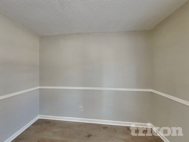 Building Photo - 204 River Song Rd