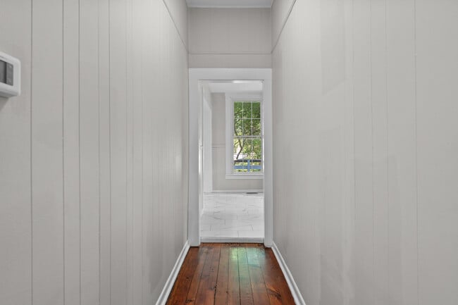 Building Photo - 707 Woodland Ave