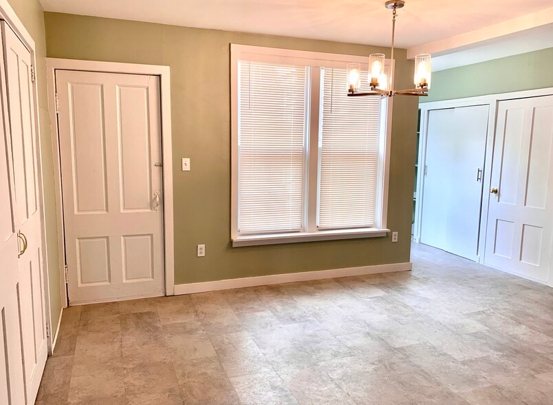 Eat-in Kitchen Area - 183 Elliot St