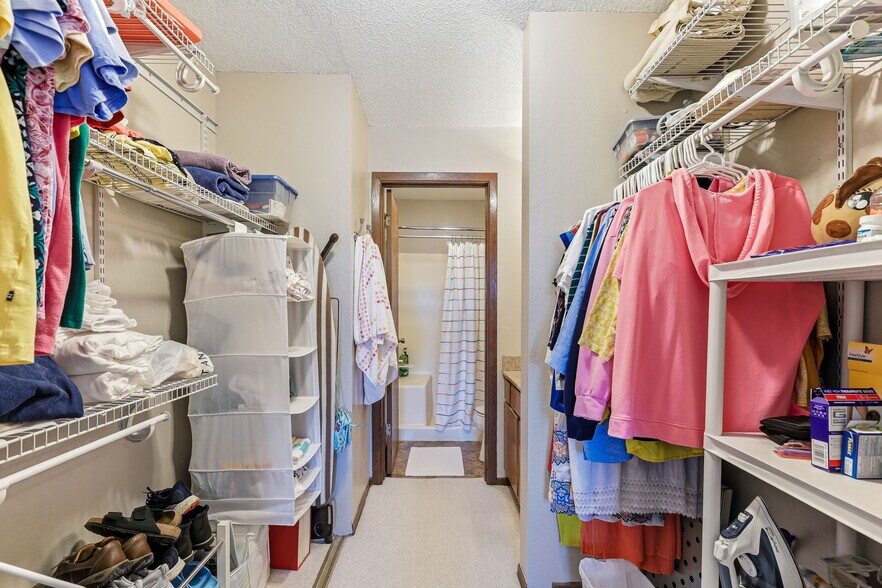 Building Photo - 3850 Plymouth Blvd