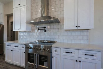 Building Photo - 2351 E Cana Ln