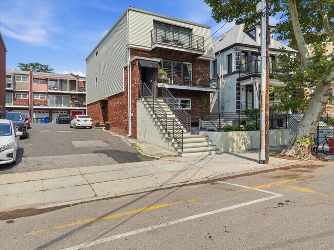 Building Photo - 59 Hauxhurst Ave