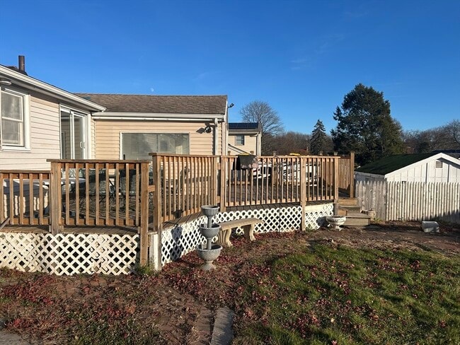 Building Photo - 4 Meadowview Ln