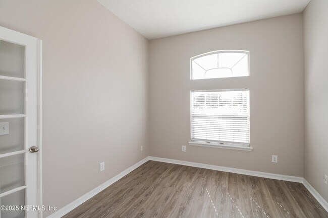 Building Photo - 12919 Chets Creek Dr N