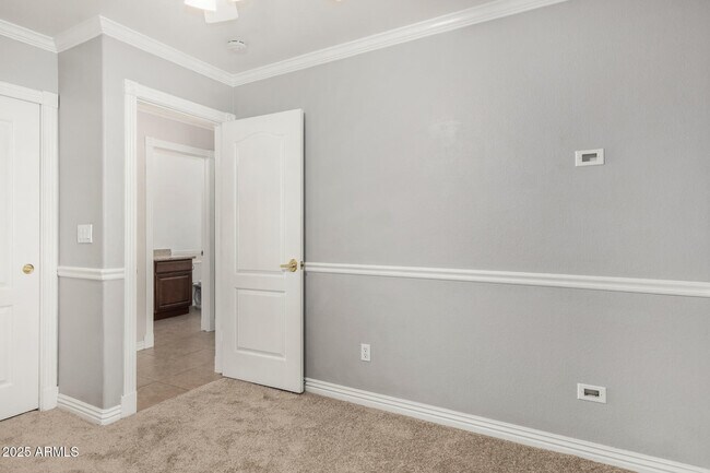 Building Photo - 3013 E Bighorn Ave