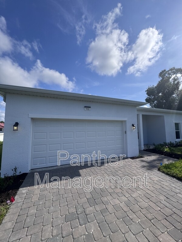 Primary Photo - 966 Hood Ave NW