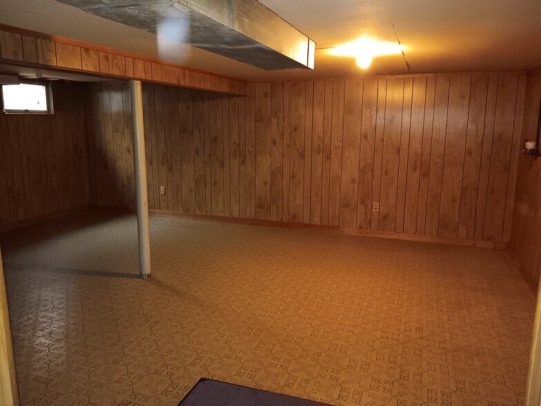 Basement Bonus Room - 4 Hemlock Dr