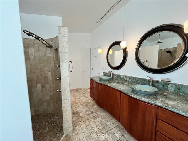 Building Photo - 28619 Golden Meadow Dr