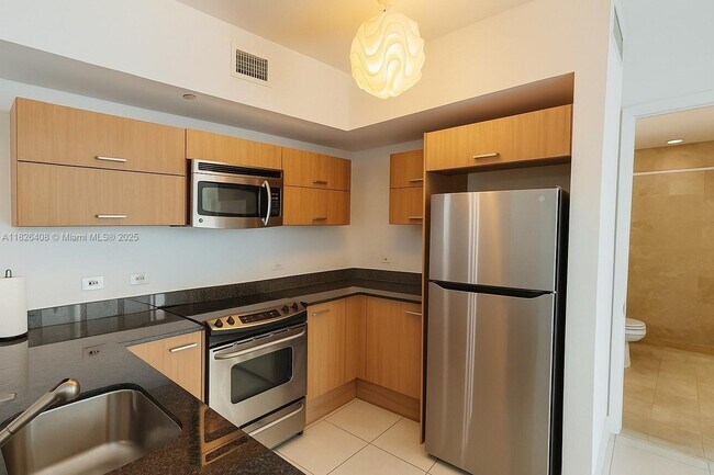Building Photo - 350 S Miami Ave