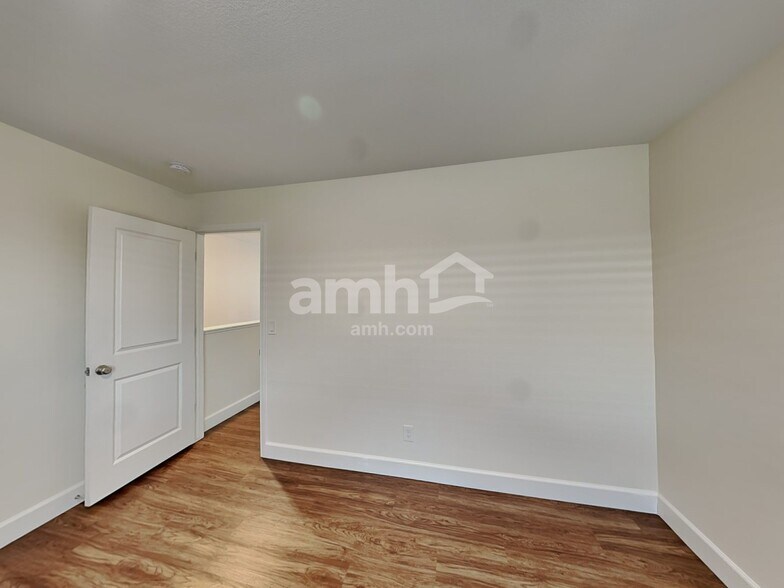 Building Photo - 9259 Baylee Bay Ct