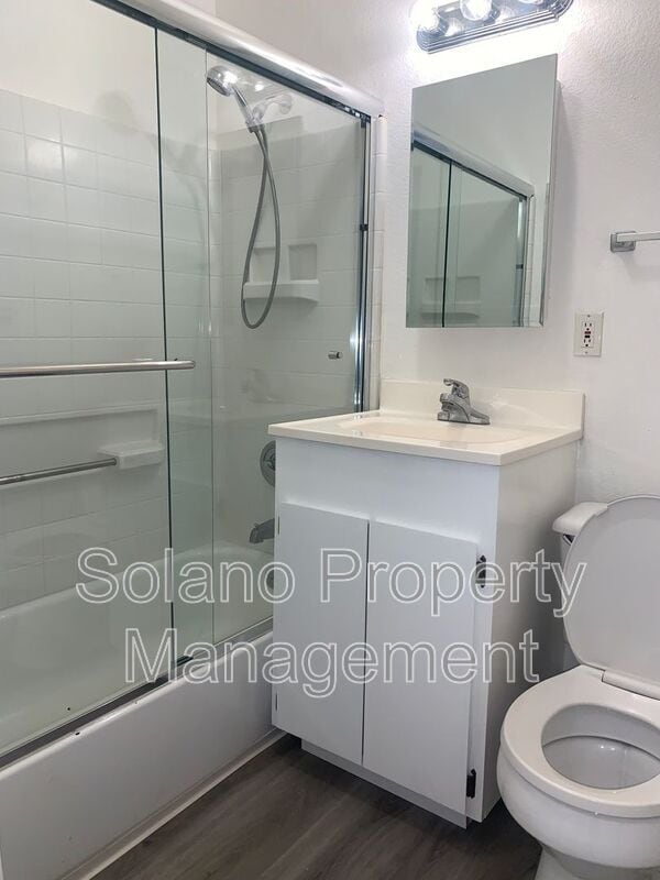 Building Photo - 702 Jackson St