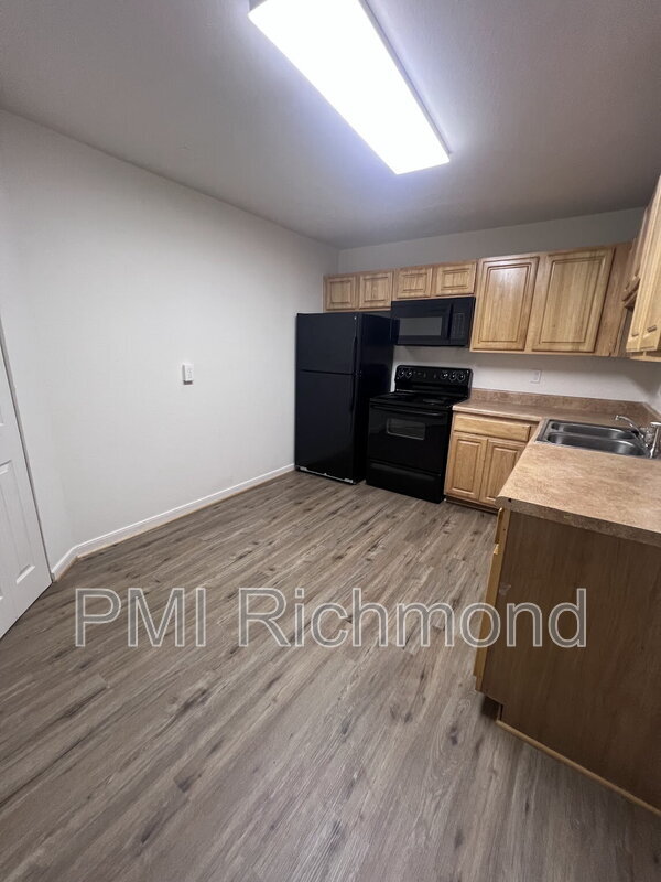 Building Photo - 3517 Briel St