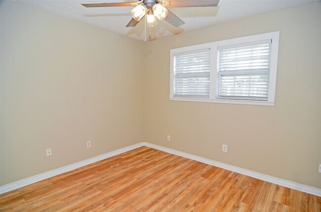 Building Photo - 11731 Bowie Dr