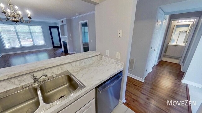 Building Photo - 1221 Westview Ln