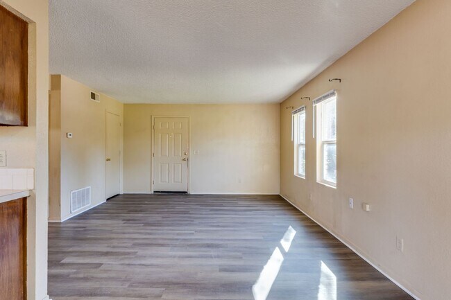Building Photo - 4321 S Handley St