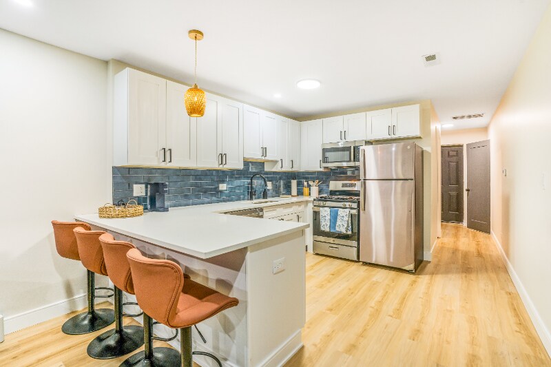 Building Photo - 1704 N Springfield Ave